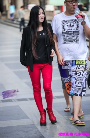 李欢原创——–红裤，紧翘（15P）