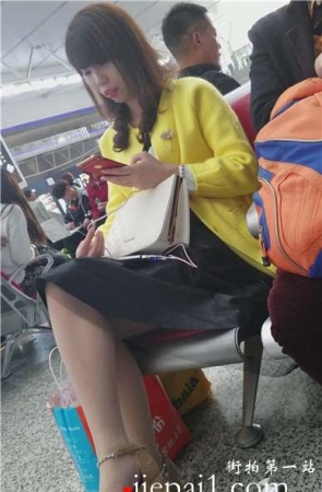 4k-性感美腿尖嘴高跟鞋肉色丝袜风骚少妇