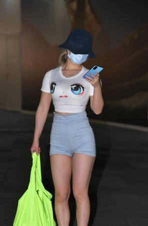 牛仔短裤魅力好身材 [84P-2.41GB]