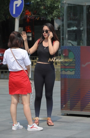 略显丰满型的紧身裤