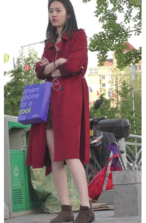 漂亮的红衣气质美女