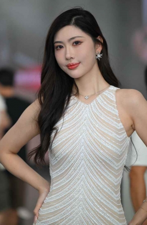 白色雅致包臀裙 [138P-2.49GB]