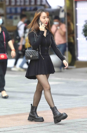 黑丝街拍短裙妹子-14p