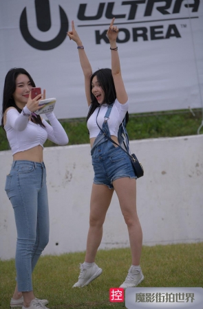 两个极品牛仔美女身材好3A398[211M]