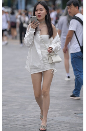 发语音的漂亮小姐姐(31P)[678M/JPG]