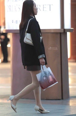 肉丝街拍高跟shaofu