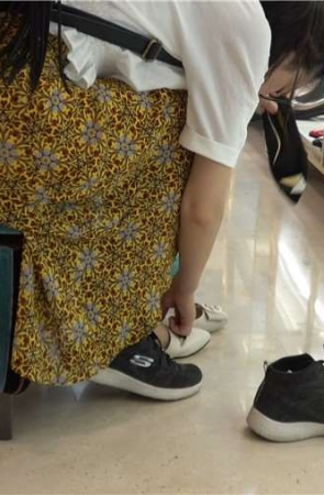 4k-试鞋的连衣裙美足少女