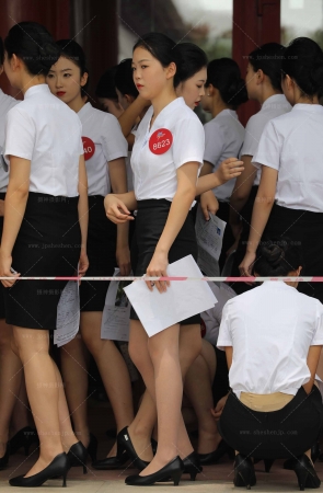 空乘大学生制服肉丝面试空姐拉丝了