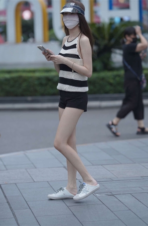 白白净净的女孩儿