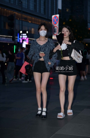 夜拍小清新美腿MM