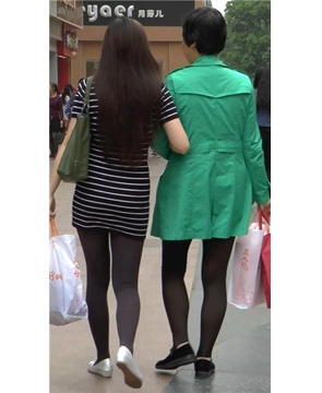 街拍极品黑丝漂亮美女