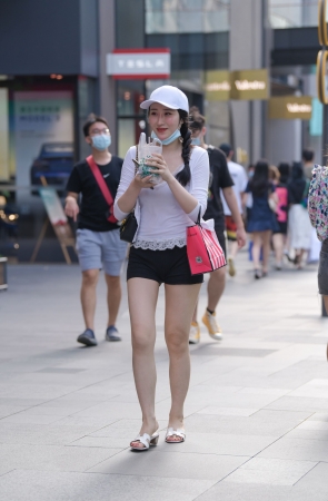 韵味de短裤美女