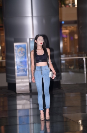 大长美腿高跟紧牛小姐姐