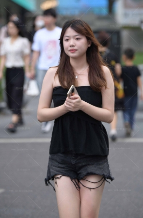 清纯的脸蛋纯欲轻熟的韵味，240401-16-51 15P