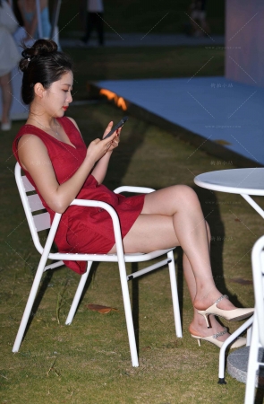 红裙气质美腿美zu凉高女神