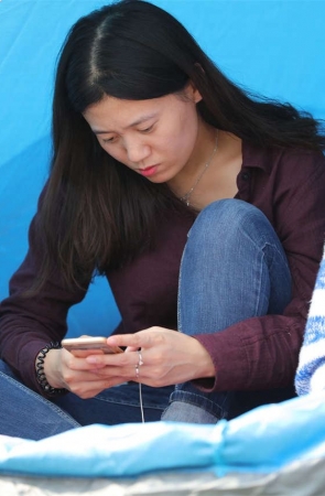 No726 为了看清帐蓬中的美女脚长啥样，差一点就闯进去了