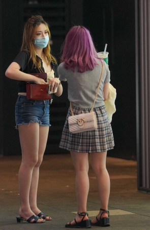 美女的热裤 肉肉又显腿