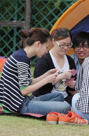 No162 文静女生，一双嫩足秀气无比