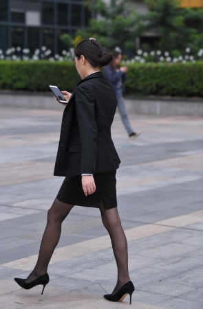 擦身而过的黑丝美女