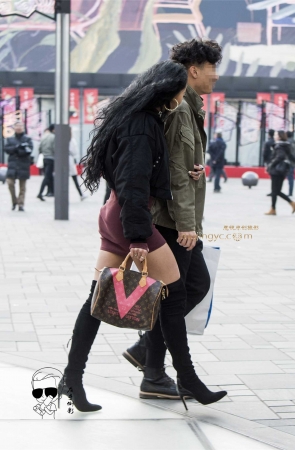 性感魔鬼身材美女