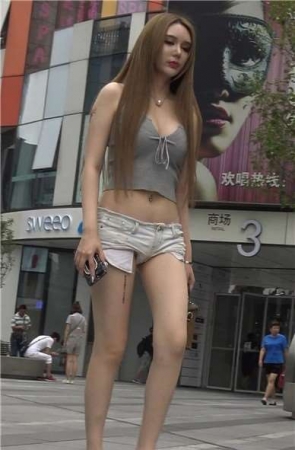 4k-性感蛮腰雪白长腿露脐高颜值美女 [1.39 GB]