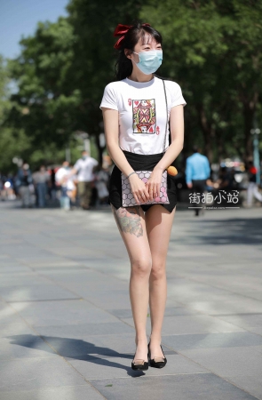 搭讪精致的R丝小姐姐