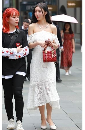 白色长裙美女(14P)