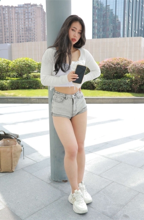 凯恩街拍作品 丰腴热裤