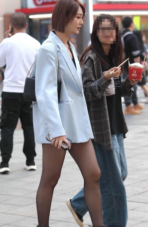 黑丝街拍少妇-14p