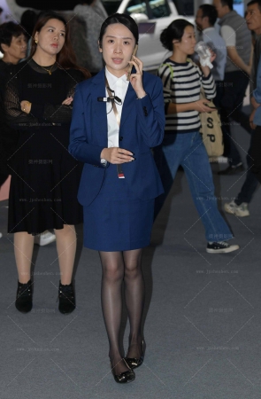 241121-19=49√貌美如花的女同事 8P