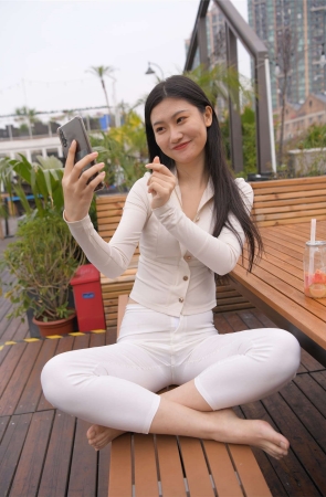 红石街拍作品 白裤