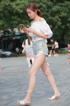 B16、邻家有妹初长成