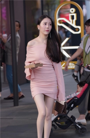 高跟长腿极品美女3A177[169P-3.08G]