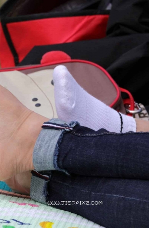 透明短丝袜少妇