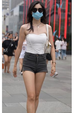 牛仔热裤小姐姐(165P)