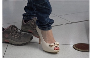 4K – 换上高跟气质风格立马变样 [1.00 GB/MP4]