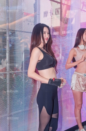 2019内衣展之健身裤01