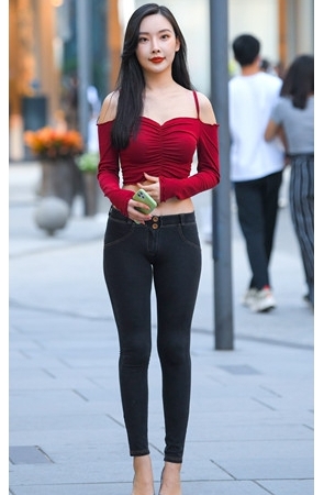 露腰的牛仔紧身裤美女(46P)[916M/JPG]