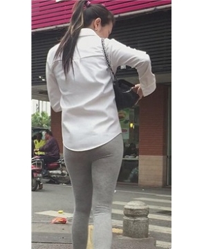 街拍马尾辫运动裤美眉 [558 MB]