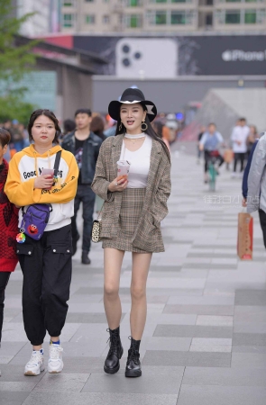 美女眼睛会说话