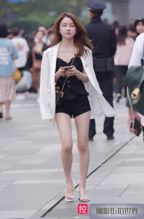 玩手机的美女3A458[1G]