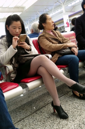 黑色高跟鞋性感街拍丝袜少妇