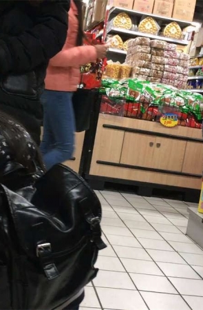 紧身蓝牛学生妹