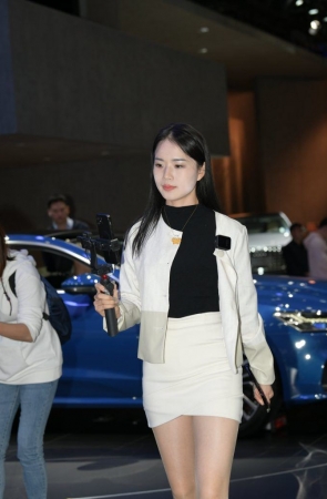 白色通勤风搭配 [156P-4.04GB]