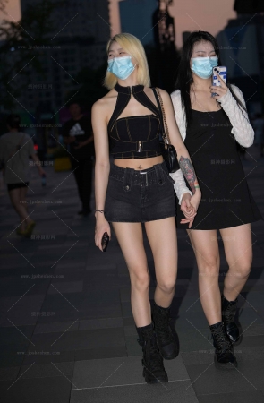 干净利落的短发小姐姐240301-15-52 15P