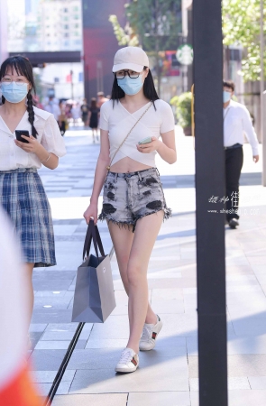 21731-7+30/热裤女孩 4P