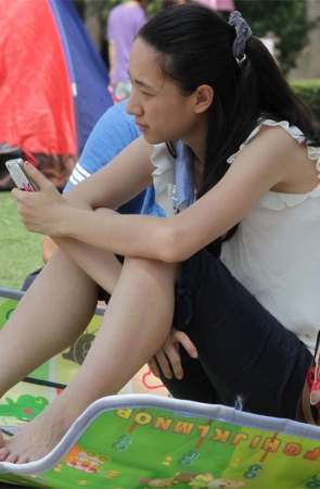 No145 长相似少女的年轻妈妈一双玉足性感无比