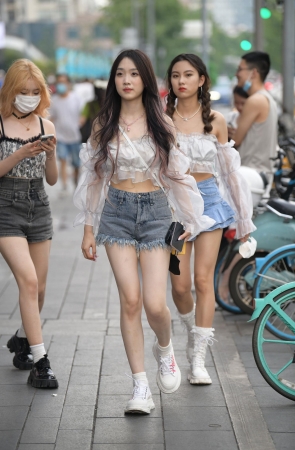 甜美清纯小姐姐