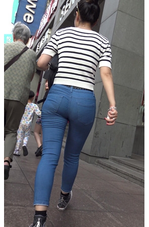 牛仔紧身裤美女