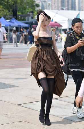 23416-58=50√白滑嫩美腿小姐姐 11P